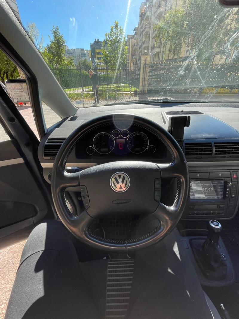 VW Sharan, снимка 11 - Автомобили и джипове - 47472845