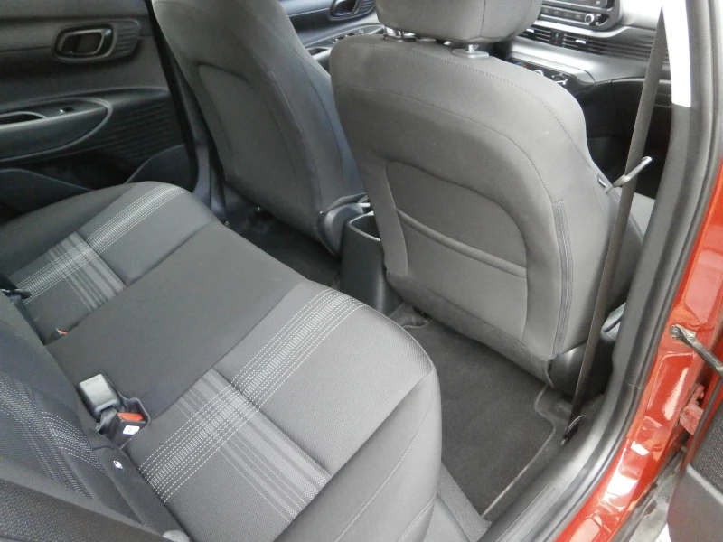 Hyundai I20 1.2i, снимка 12 - Автомобили и джипове - 47925502