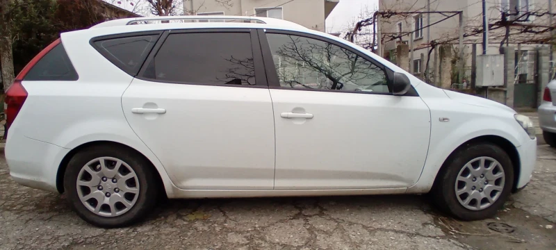 Kia Ceed, снимка 3 - Автомобили и джипове - 48237824