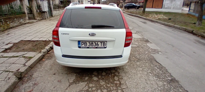 Kia Ceed, снимка 4 - Автомобили и джипове - 48237824