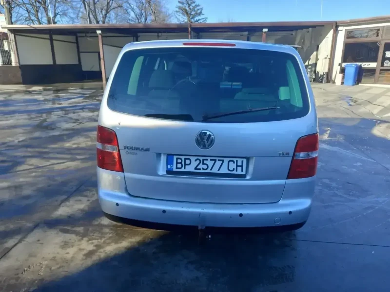 VW Touran, снимка 5 - Автомобили и джипове - 48549885