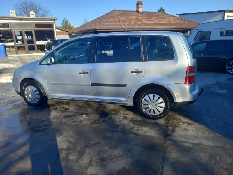 VW Touran, снимка 2 - Автомобили и джипове - 48549885