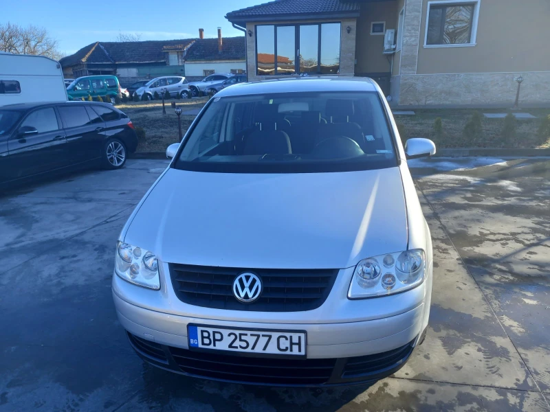 VW Touran, снимка 4 - Автомобили и джипове - 48549885