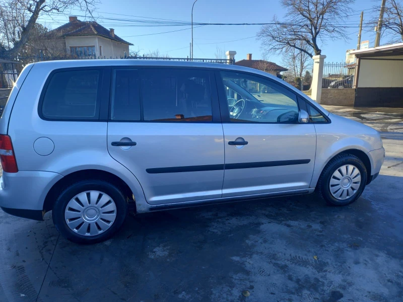 VW Touran, снимка 3 - Автомобили и джипове - 48549885