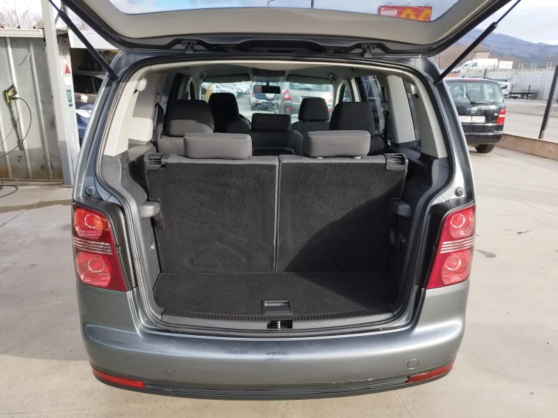 VW Touran 1.9tdi, снимка 13 - Автомобили и джипове - 48719346