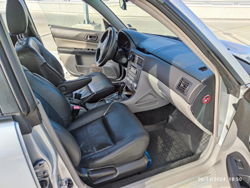 Subaru Forester 2.0 Turbo, снимка 10 - Автомобили и джипове - 49394509