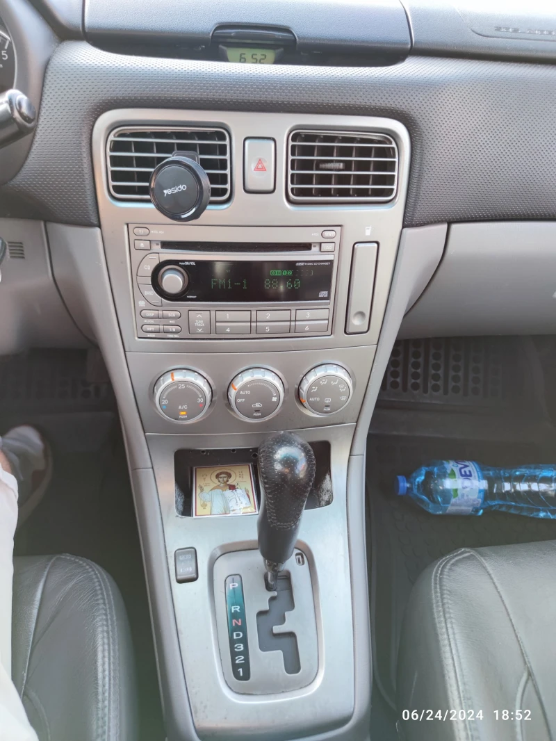 Subaru Forester 2.0 Turbo, снимка 14 - Автомобили и джипове - 49394509