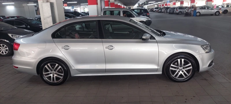 VW Jetta 2.0, 140 к.с., снимка 3 - Автомобили и джипове - 52270904