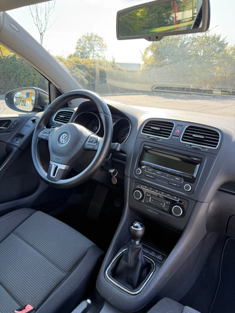 VW Golf 1.6d 143000км!, снимка 8 - Автомобили и джипове - 52264950