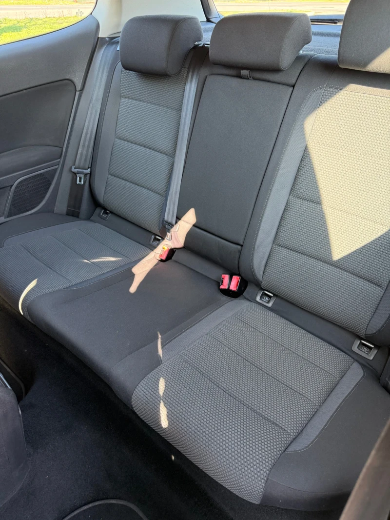 VW Golf 1.6d 143000км!, снимка 10 - Автомобили и джипове - 52264950