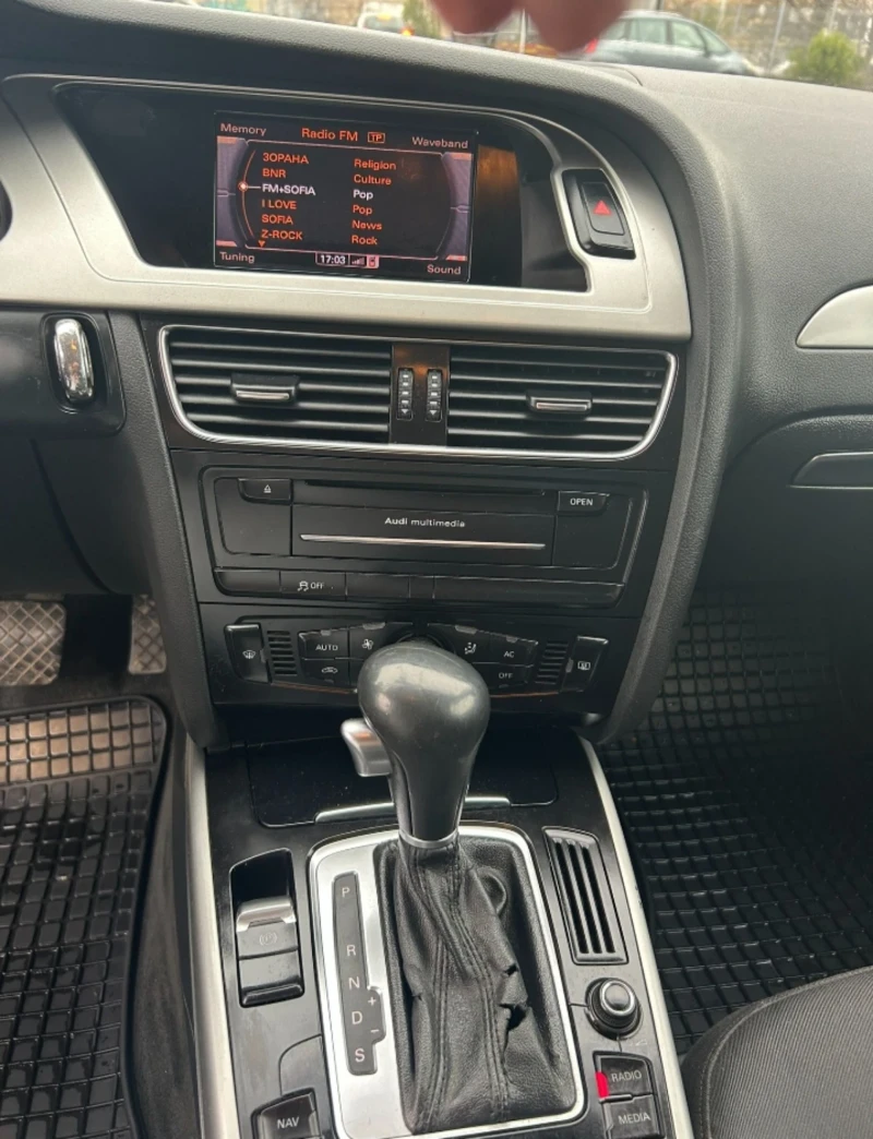 Audi A4 2.0TDI, снимка 6 - Автомобили и джипове - 53060349