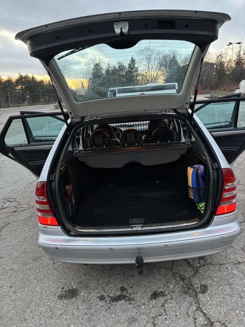 Mercedes-Benz C 220, снимка 9 - Автомобили и джипове - 53162693