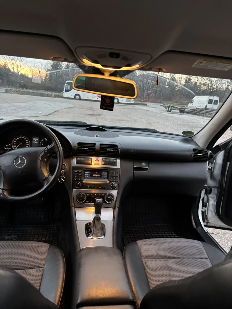 Mercedes-Benz C 220, снимка 7 - Автомобили и джипове - 53162693