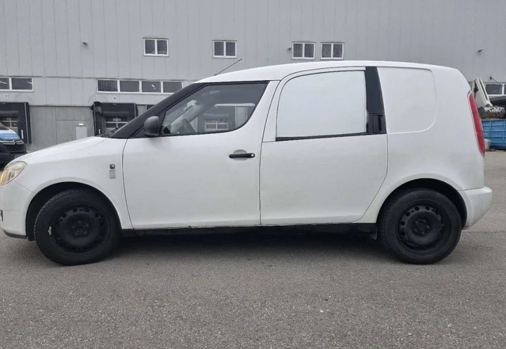 Skoda Roomster, снимка 2 - Автомобили и джипове - 52693192