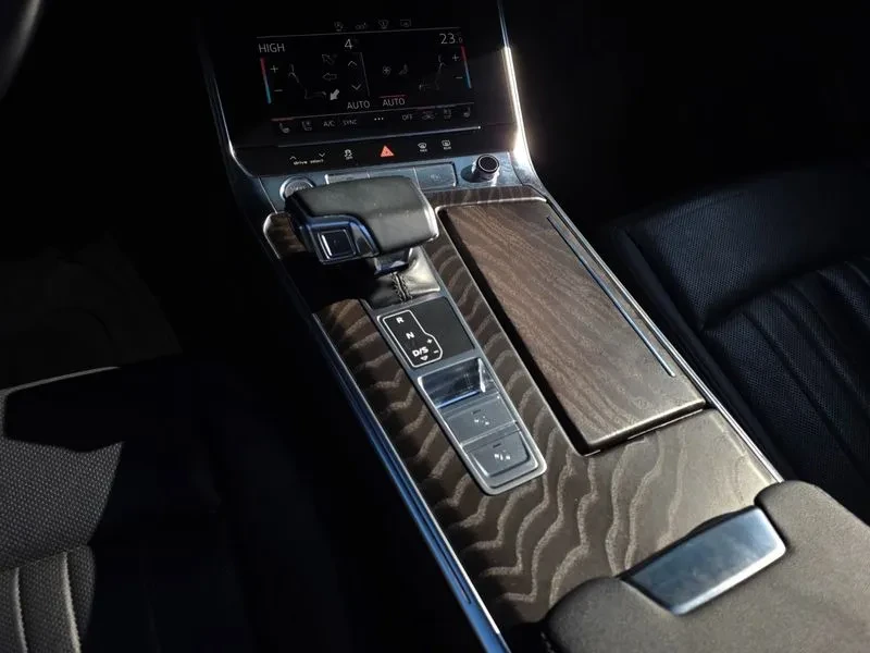 Audi A6 2.0 TDI Quattro, снимка 17 - Автомобили и джипове - 54147837