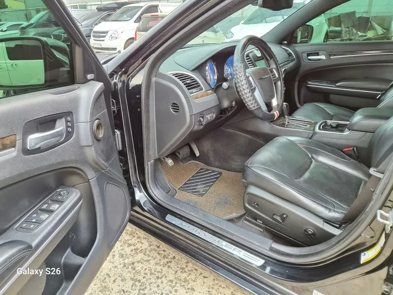 Chrysler 300c 3.6 - САМО 30% АВАНС, снимка 10 - Автомобили и джипове - 56251100