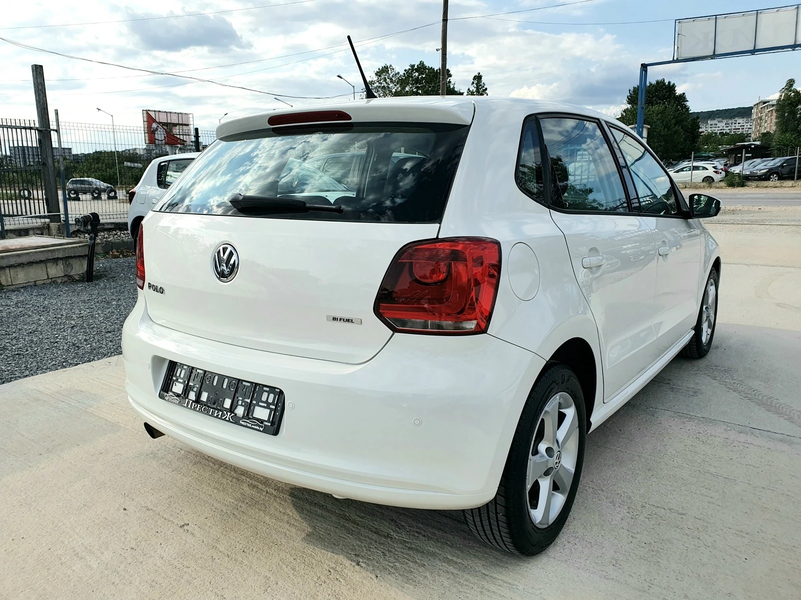 VW Polo 1.4i - BI-FUEL - изображение 4