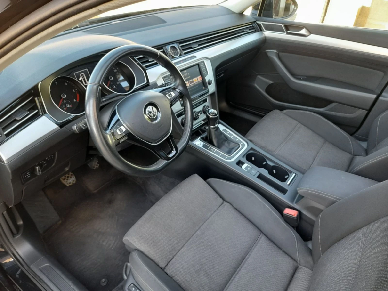 VW Passat 2.0TDI  - изображение 10