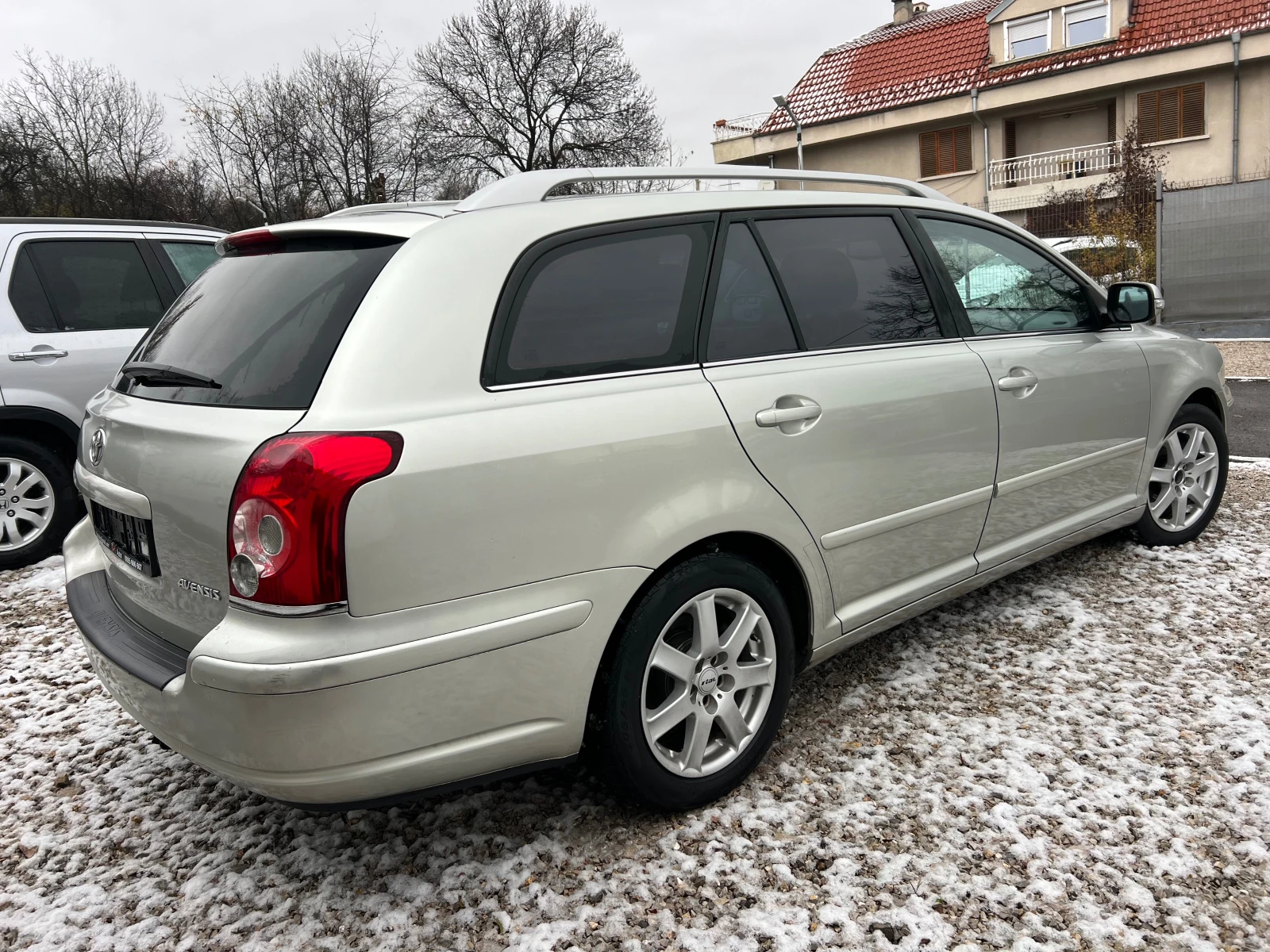 Toyota Avensis 1.8-FACE SOLL - изображение 4