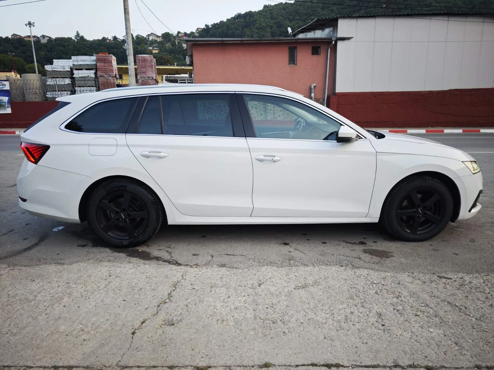 Skoda Octavia First Edition 2.0TDI - изображение 4