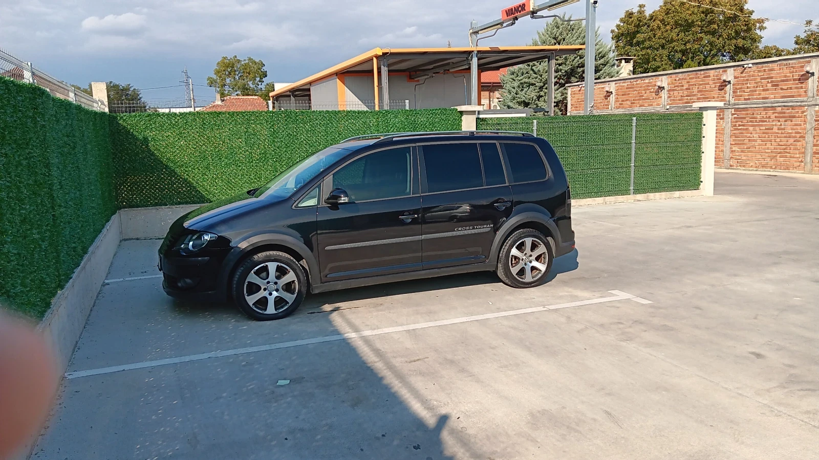 VW Touran 2.0 TDI 140 BMM CROSS - изображение 6