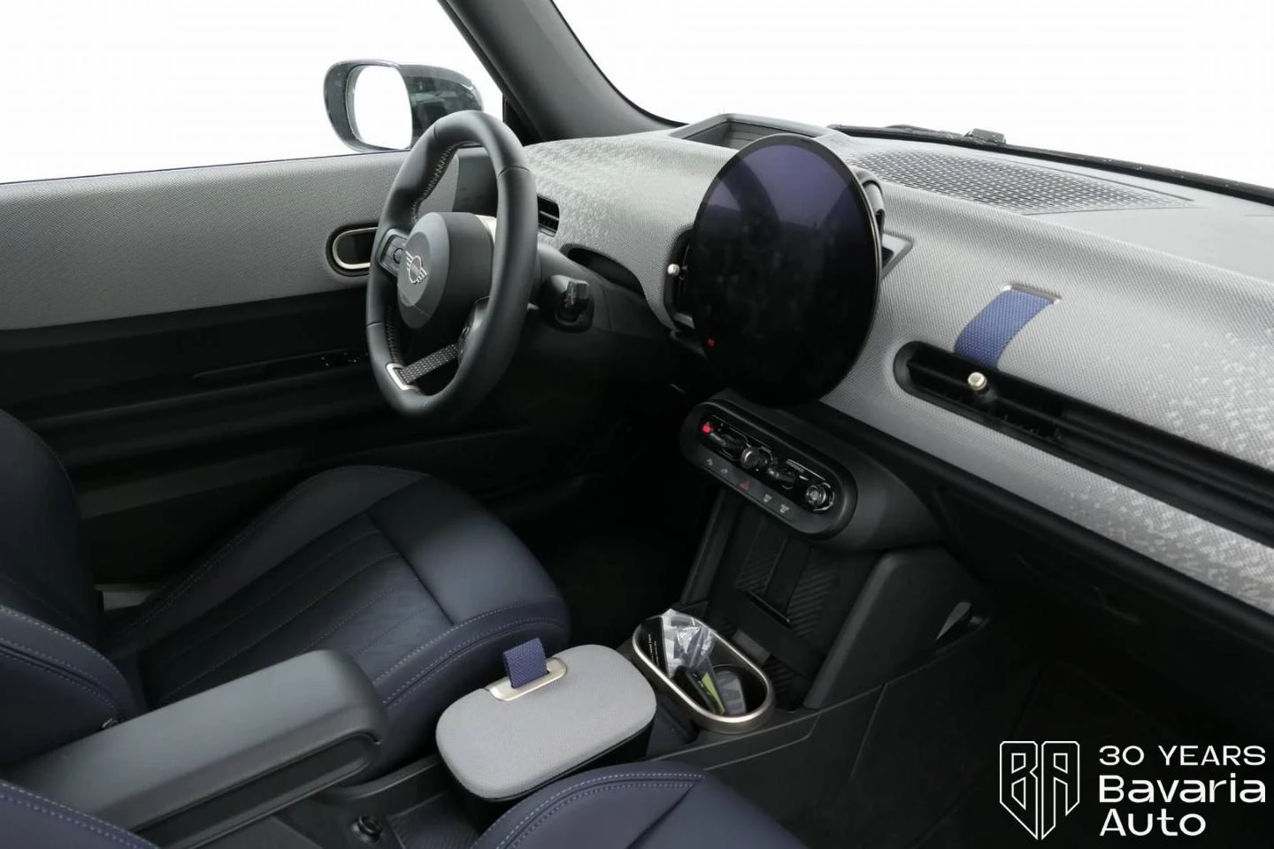 Mini Cooper C 1, 5 Steptronic Favoured Trim - изображение 7