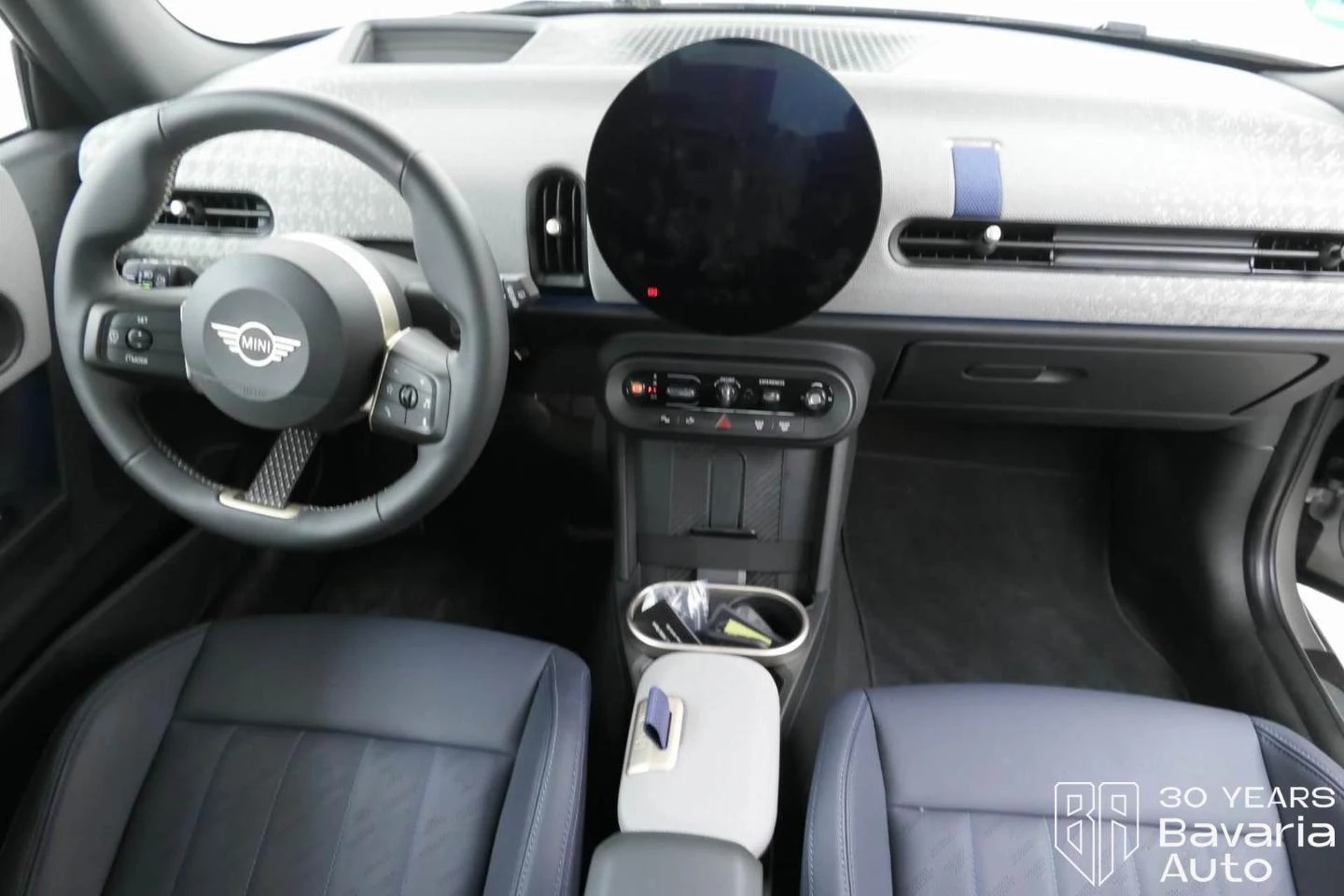 Mini Cooper C 1, 5 Steptronic Favoured Trim - изображение 6