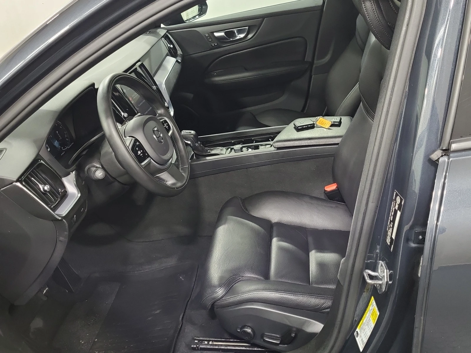 Volvo S60 T6 MOMENTUM AWD * Carfax * Опция за финансиране *  - изображение 10