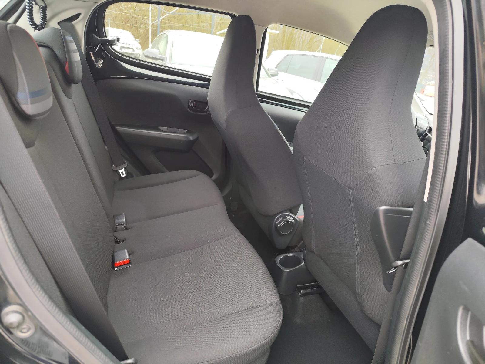 Peugeot 108 1.0i* EURO6B* LED* KLIMA* , снимка 10 - Автомобили и джипове - 53949946