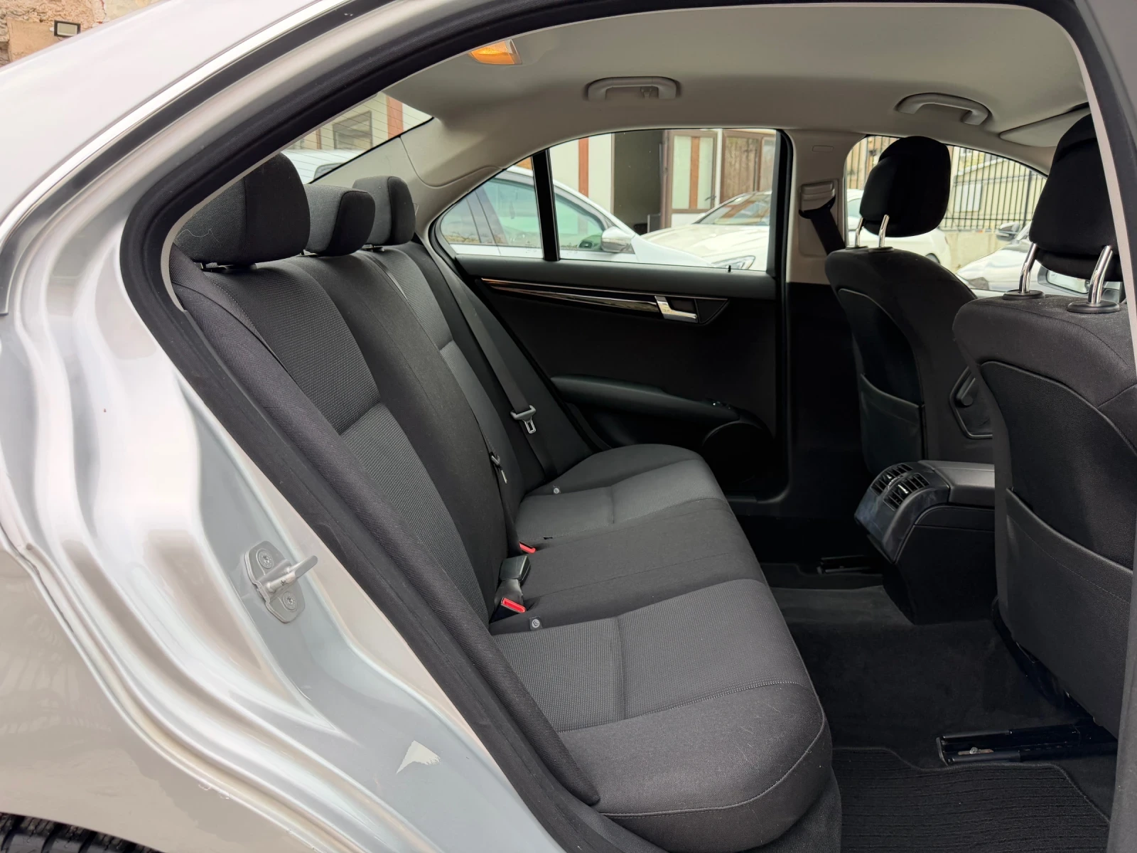 Mercedes-Benz C 220 AUTOMATIC * 140 000 км., снимка 11 - Автомобили и джипове - 54127225