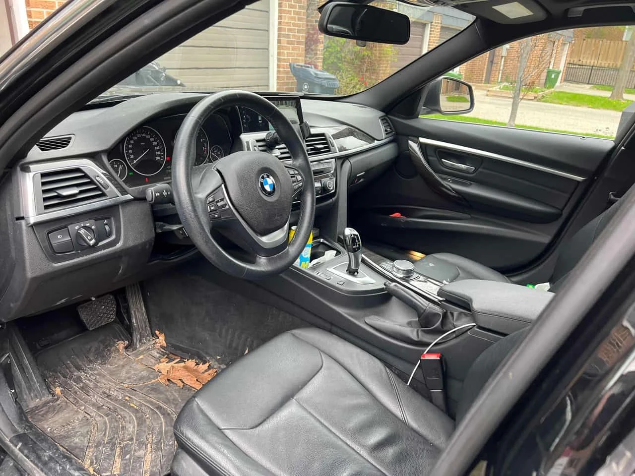 BMW 330 i xDrive/ПОДГРЕВИ/ШИБИДАХ/360 CAM, снимка 7 - Автомобили и джипове - 54430924