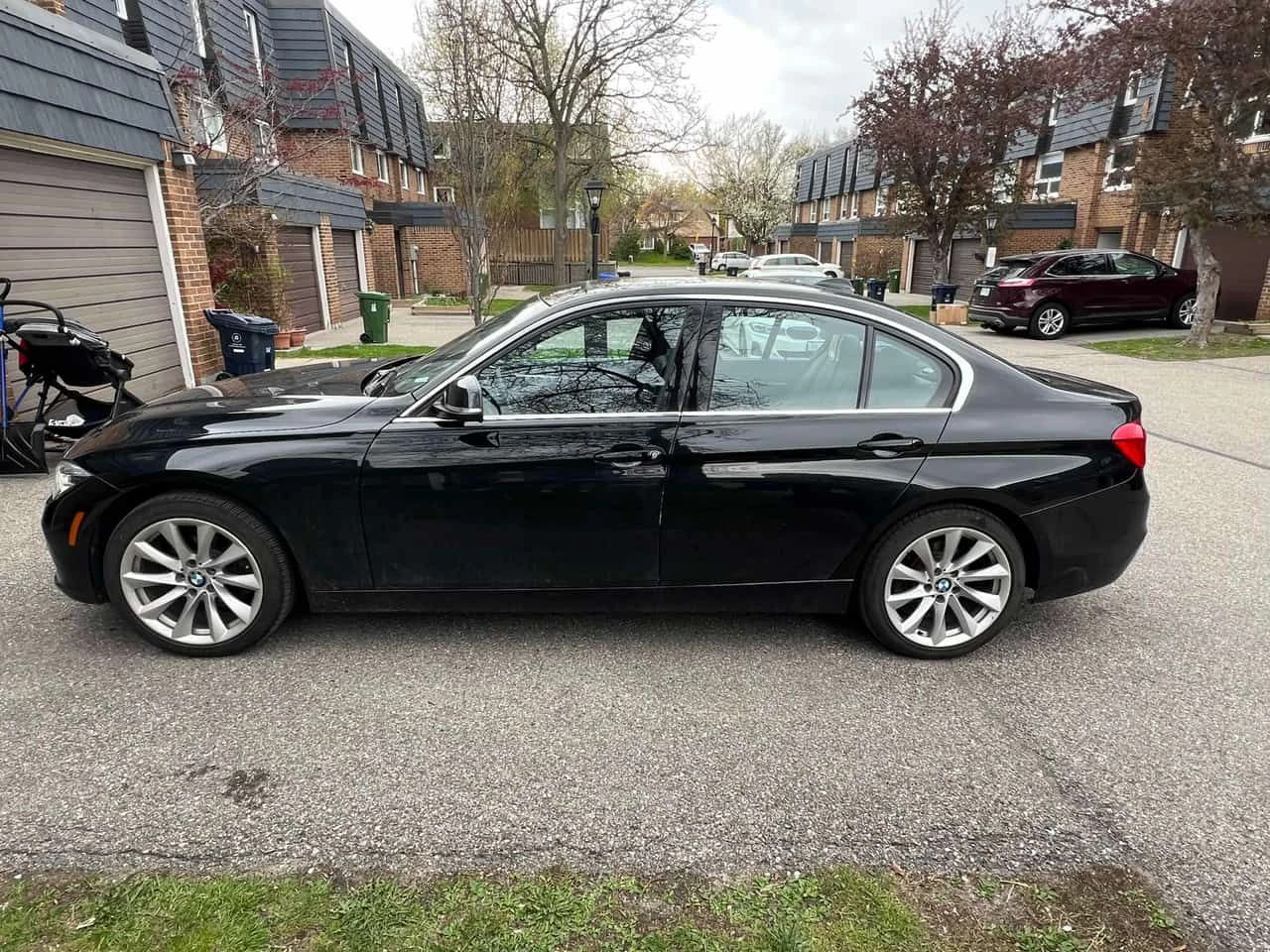 BMW 330 i xDrive/ПОДГРЕВИ/ШИБИДАХ/360 CAM, снимка 3 - Автомобили и джипове - 54430924