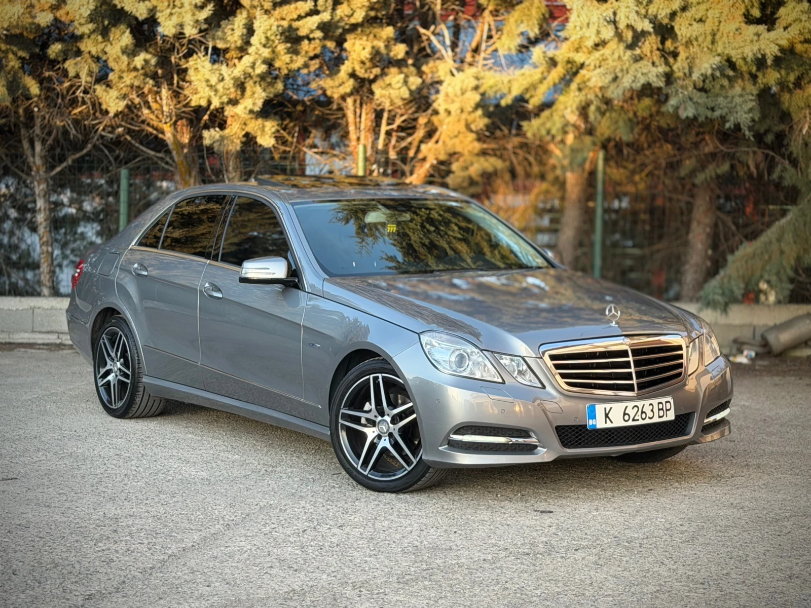 Mercedes-Benz E 220, снимка 2 - Автомобили и джипове - 54849185