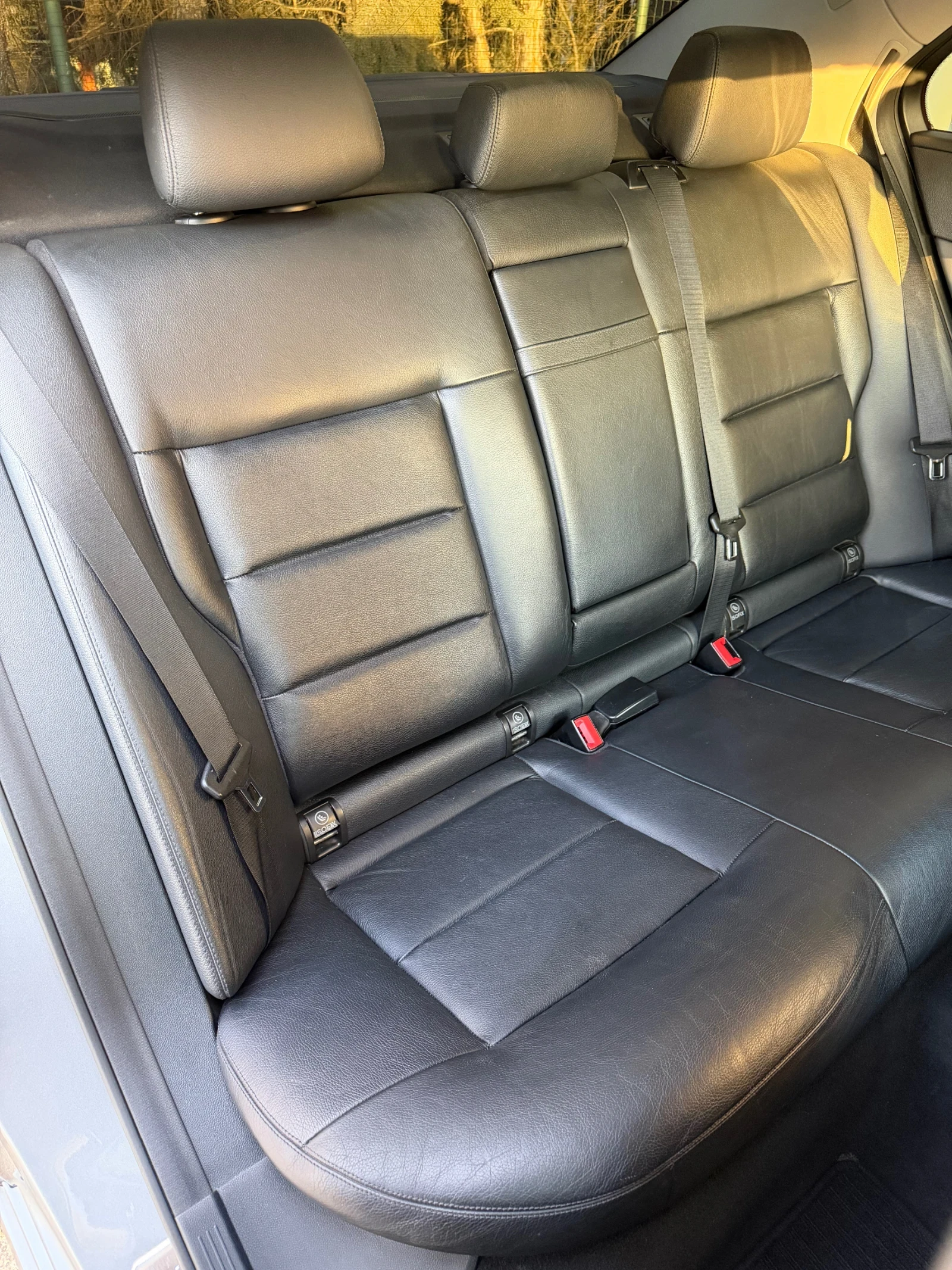 Mercedes-Benz E 220, снимка 15 - Автомобили и джипове - 54849185