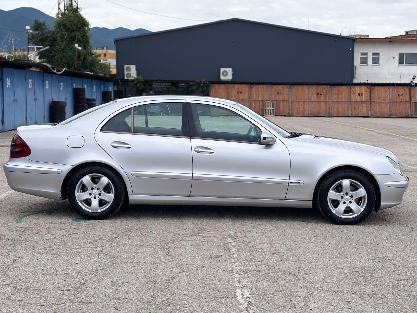 Mercedes-Benz E 220 2.2CDI Elegance Автоматик, снимка 7 - Автомобили и джипове - 55133995