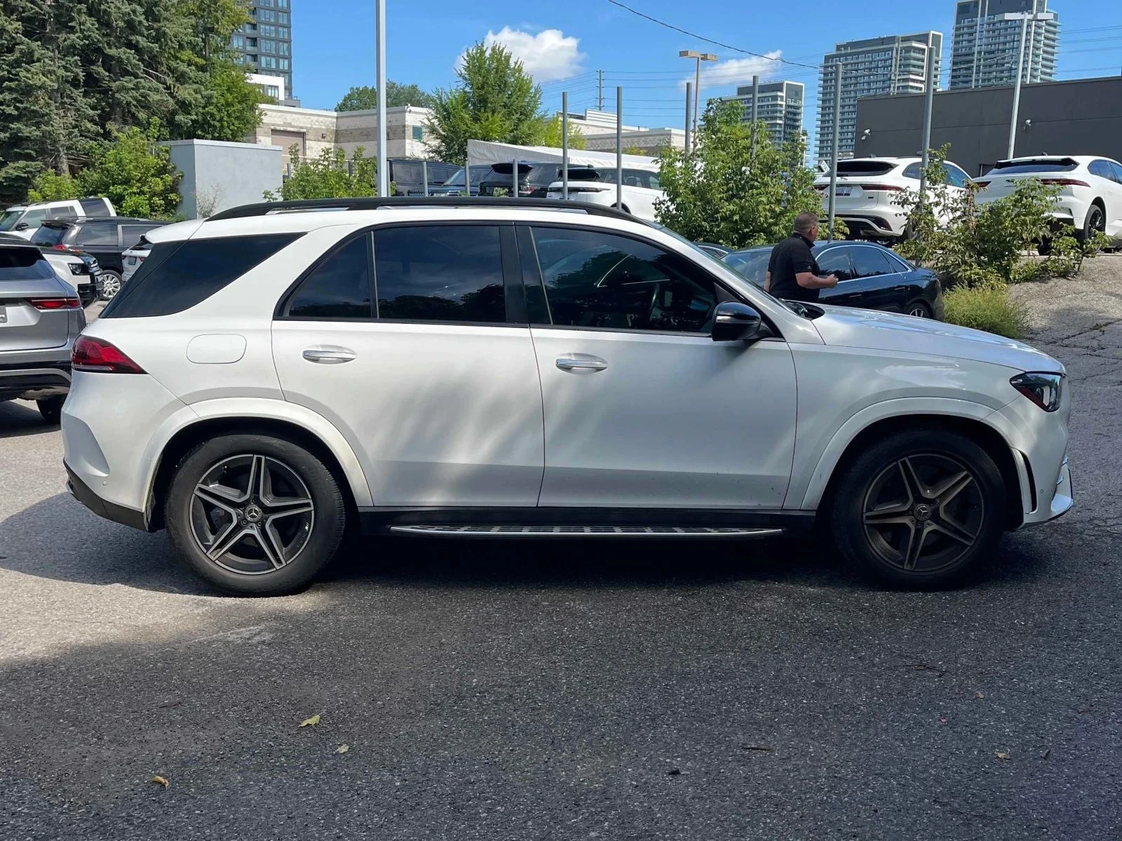 Mercedes-Benz GLE 450 Amg-pack* 360* Pano* Brum* HUD* Подгрев* , снимка 4 - Автомобили и джипове - 55956671