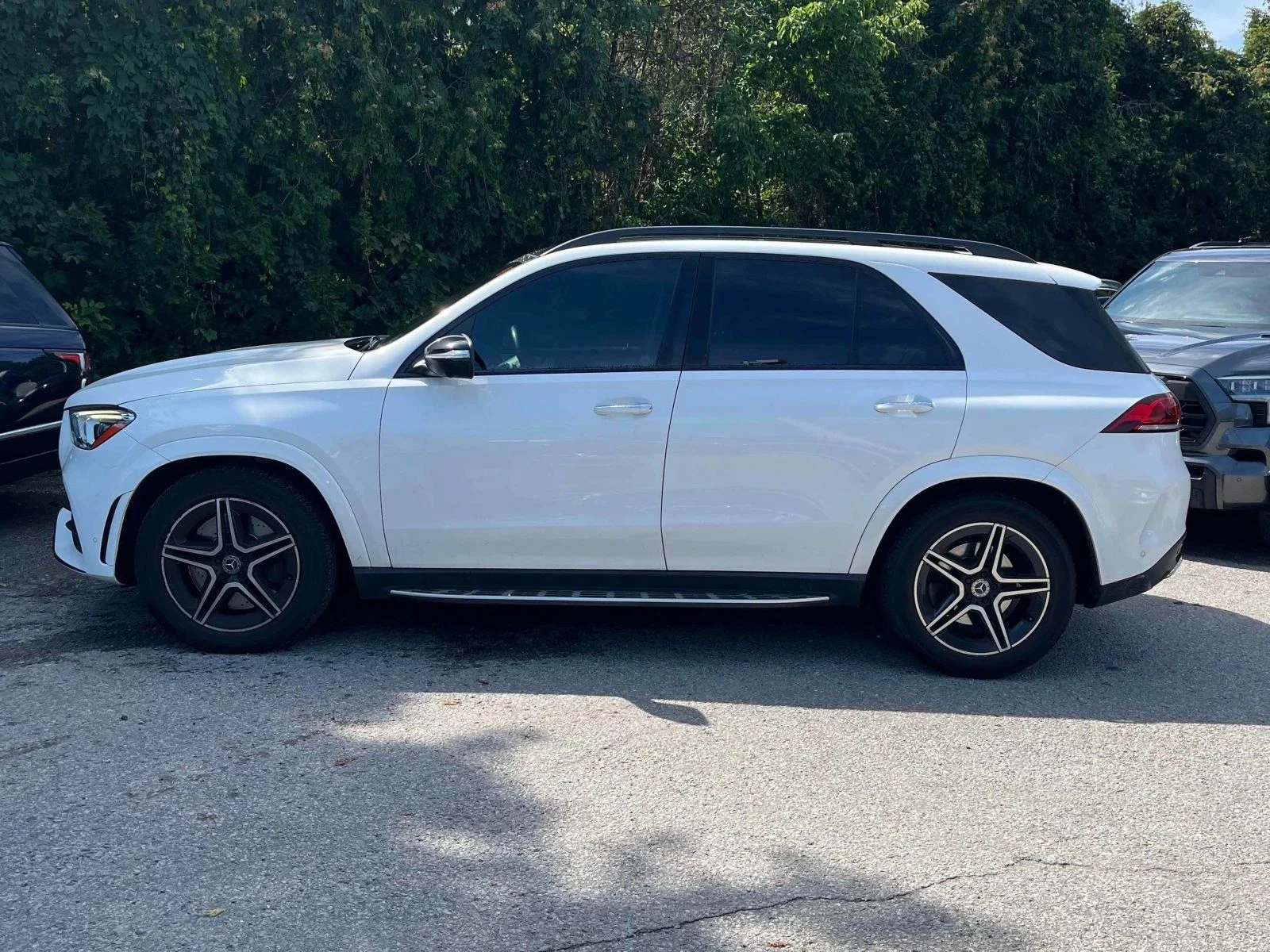 Mercedes-Benz GLE 450 Amg-pack* 360* Pano* Brum* HUD* Подгрев* , снимка 3 - Автомобили и джипове - 55956671