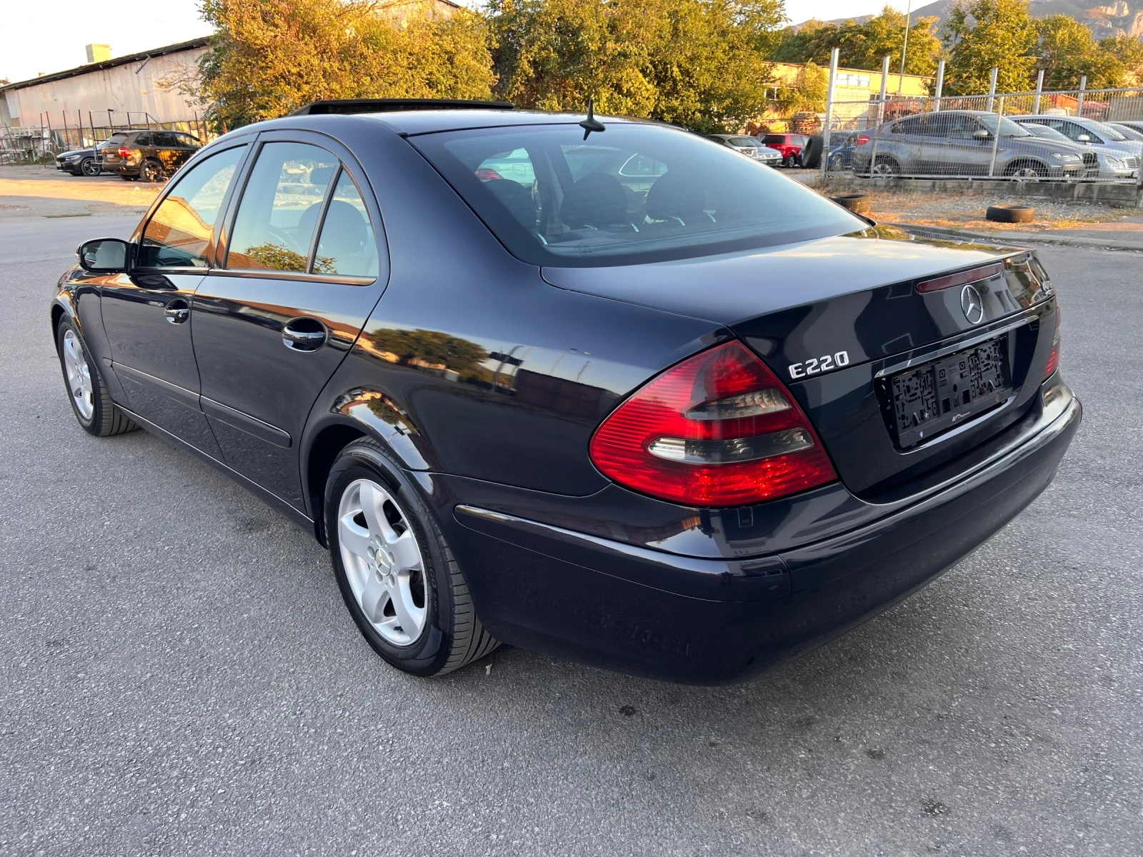 Mercedes-Benz C 220 2.2CDI 150k.c * Автоматик* * CLASSIC* , снимка 4 - Автомобили и джипове - 56136380