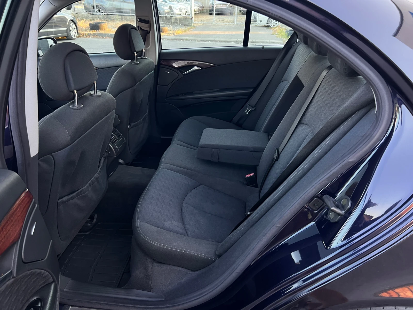 Mercedes-Benz C 220 2.2CDI 150k.c * Автоматик* * CLASSIC* , снимка 15 - Автомобили и джипове - 56136380