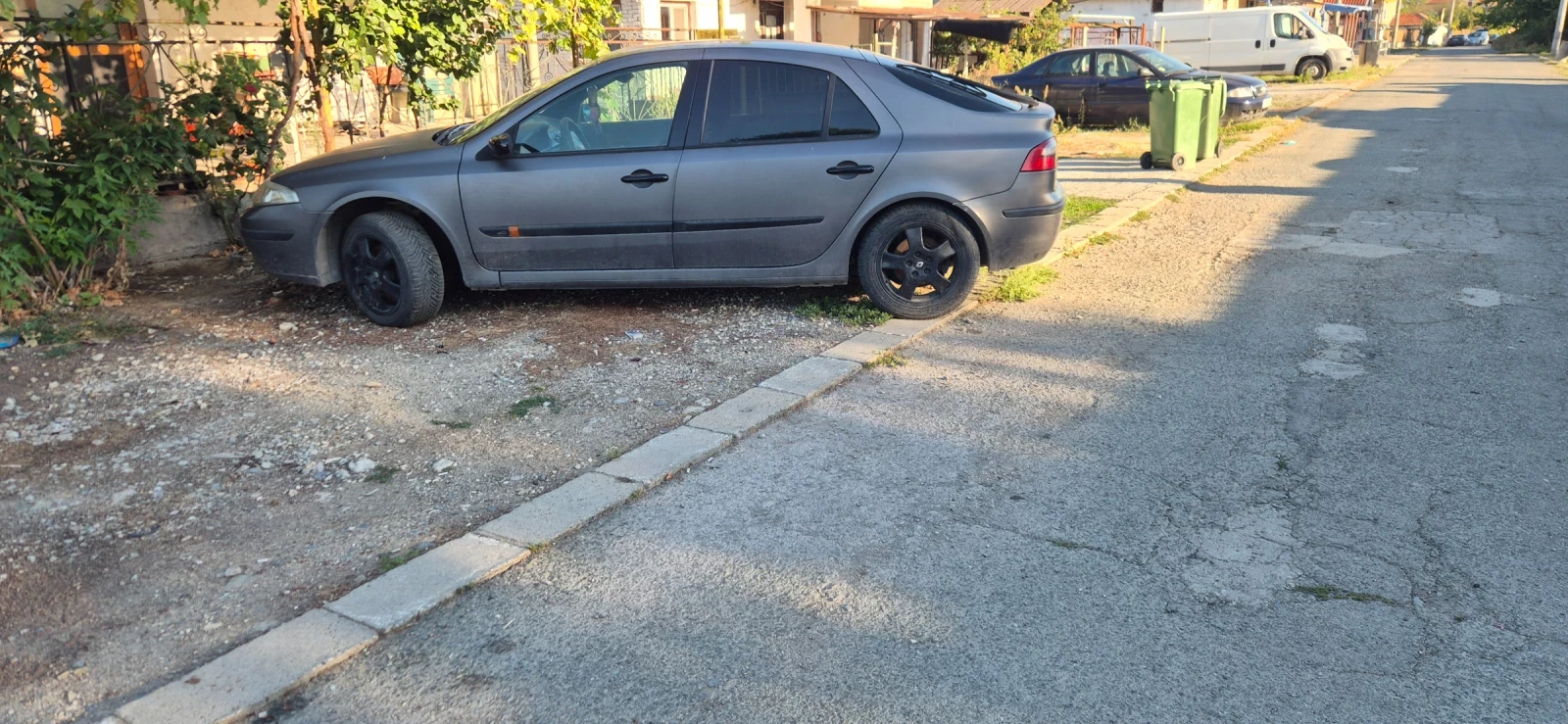 Renault Laguna, снимка 2 - Автомобили и джипове - 56156249