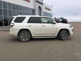 Toyota 4runner 4WD| PANO| KEYLESS| БЕЗ ИНЦИДЕНТИ| 1 СОБСТВЕНИК, снимка 3