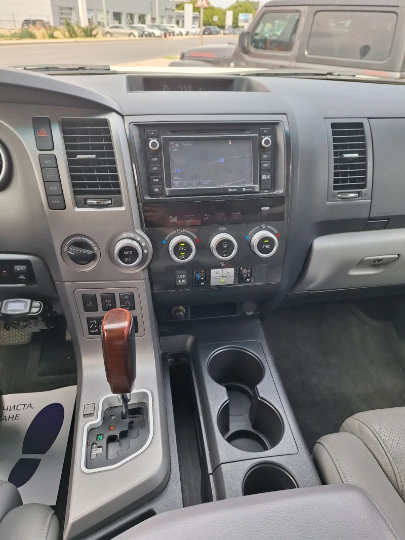 Toyota Sequoia 5.7 Platinum, снимка 13 - Автомобили и джипове - 45793065