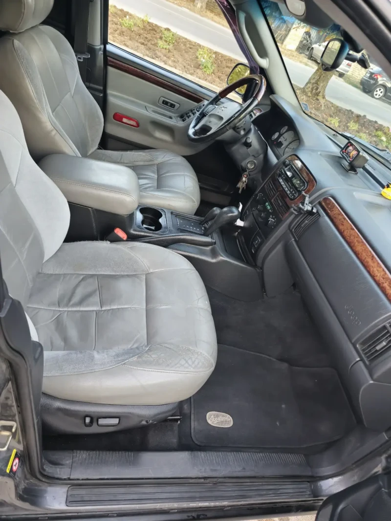 Jeep Grand cherokee, снимка 13 - Автомобили и джипове - 47571623