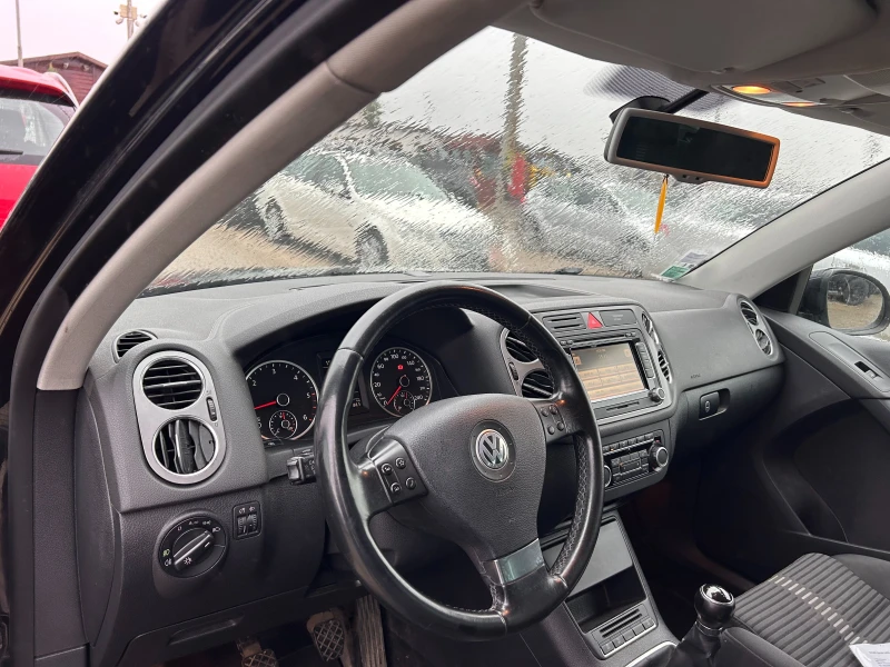 VW Tiguan 2.0TDI 4MOTION NAVI  ЛИЗИНГ, снимка 11 - Автомобили и джипове - 47549463