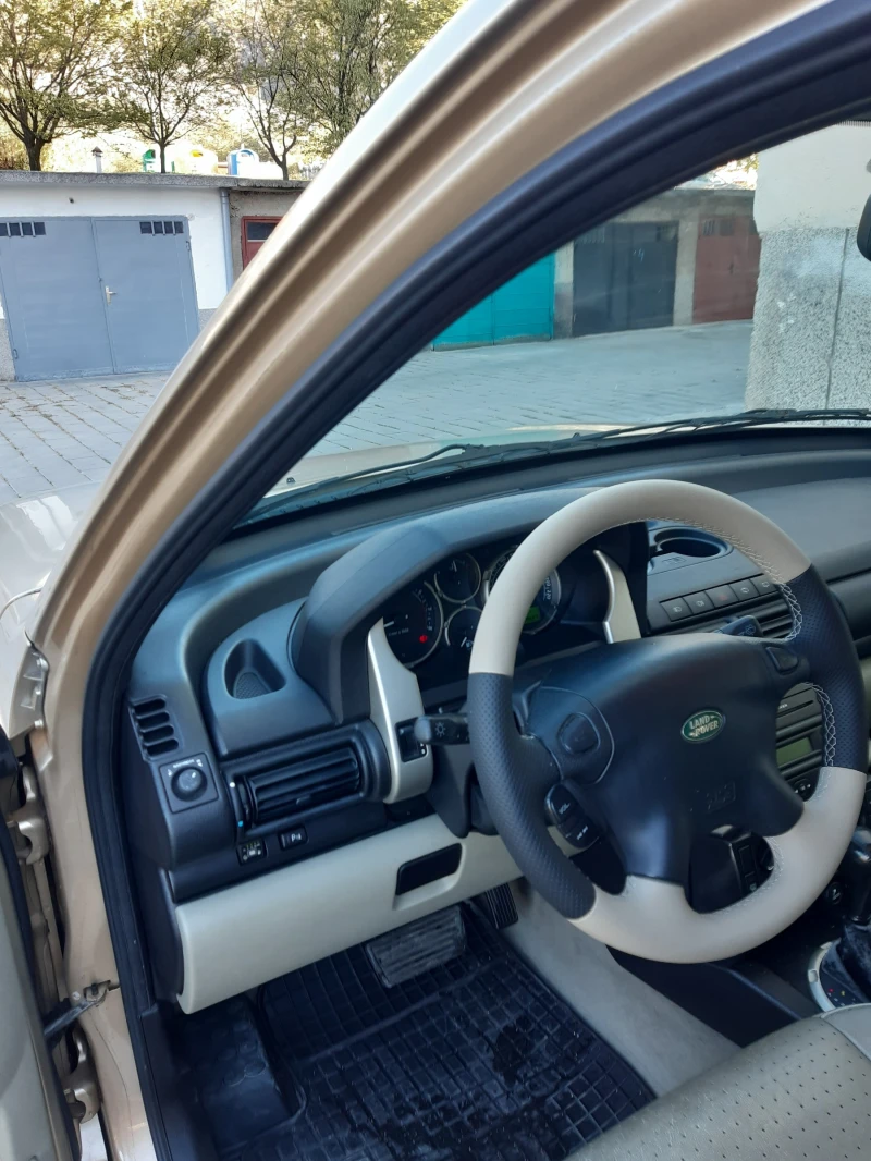 Land Rover Freelander, снимка 17 - Автомобили и джипове - 47782012