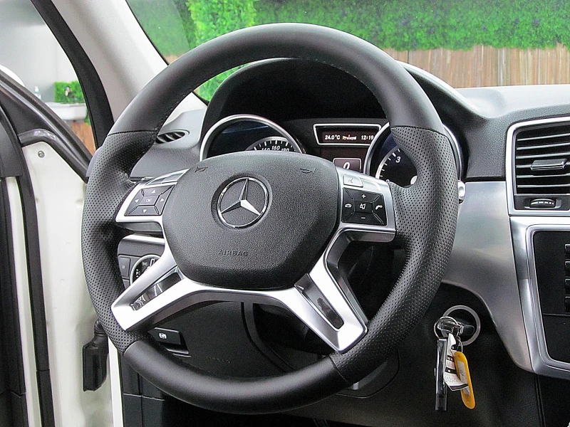 Mercedes-Benz ML 350 AMG-Line/4-MATIC/ START STOP/SPORT/СОБСТВЕН ЛИЗИНГ, снимка 15 - Автомобили и джипове - 50523833
