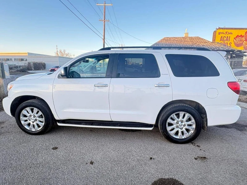 Toyota Sequoia PLATINUM* 5.7* V8* ПОДГРЕВ* КАМЕРА* КЕЙЛЕС, снимка 6 - Автомобили и джипове - 53401096