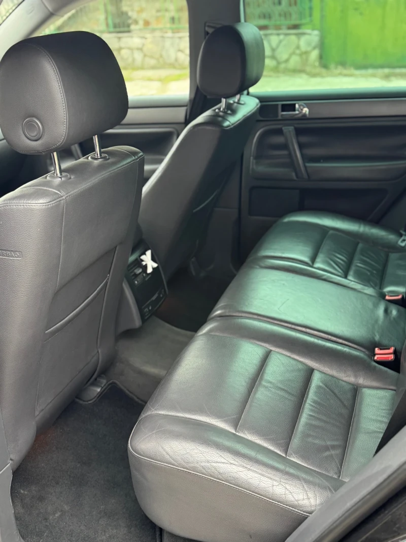 VW Touareg, снимка 6 - Автомобили и джипове - 53468311