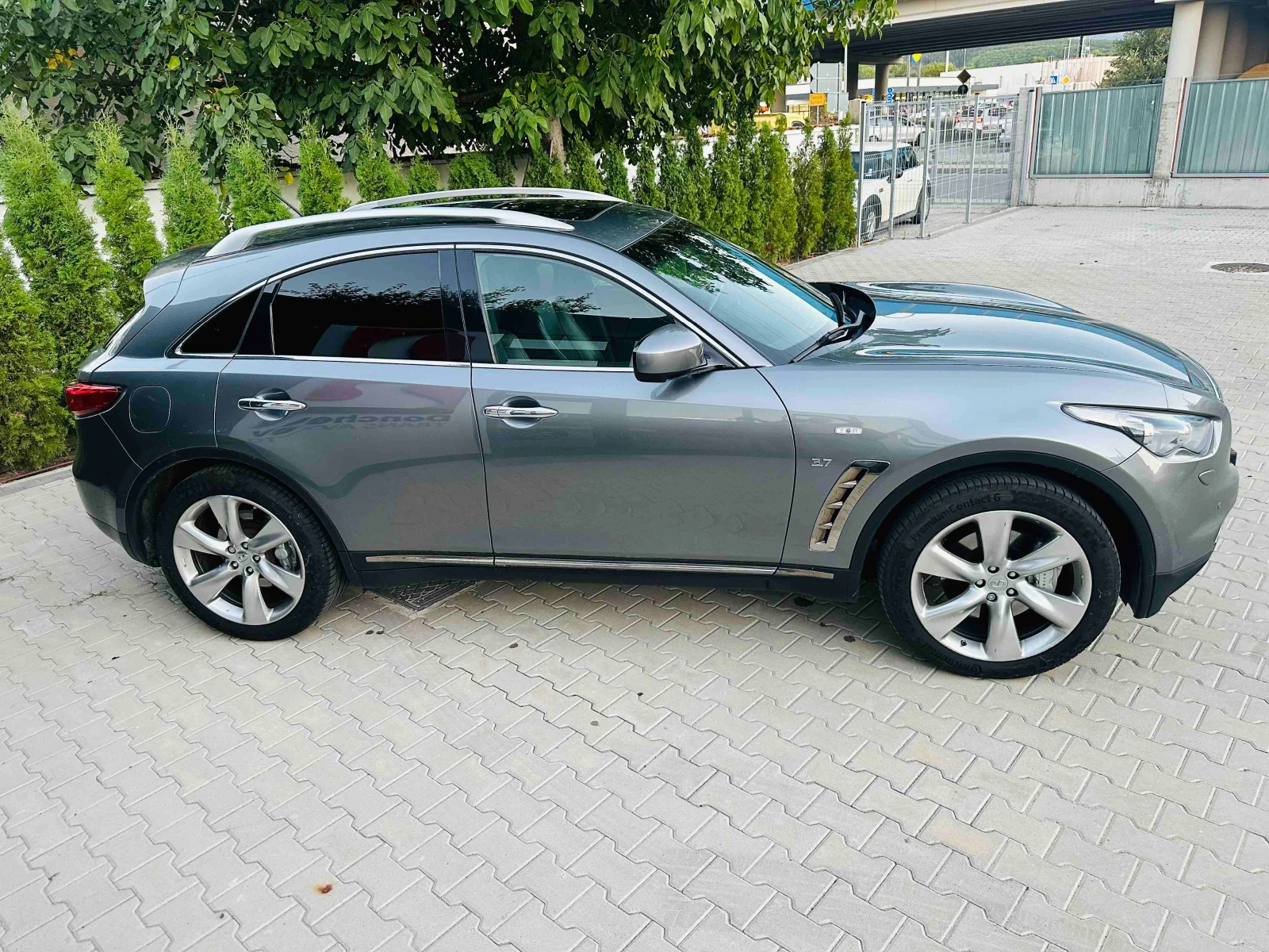Infiniti QX70 3.7 l - изображение 3