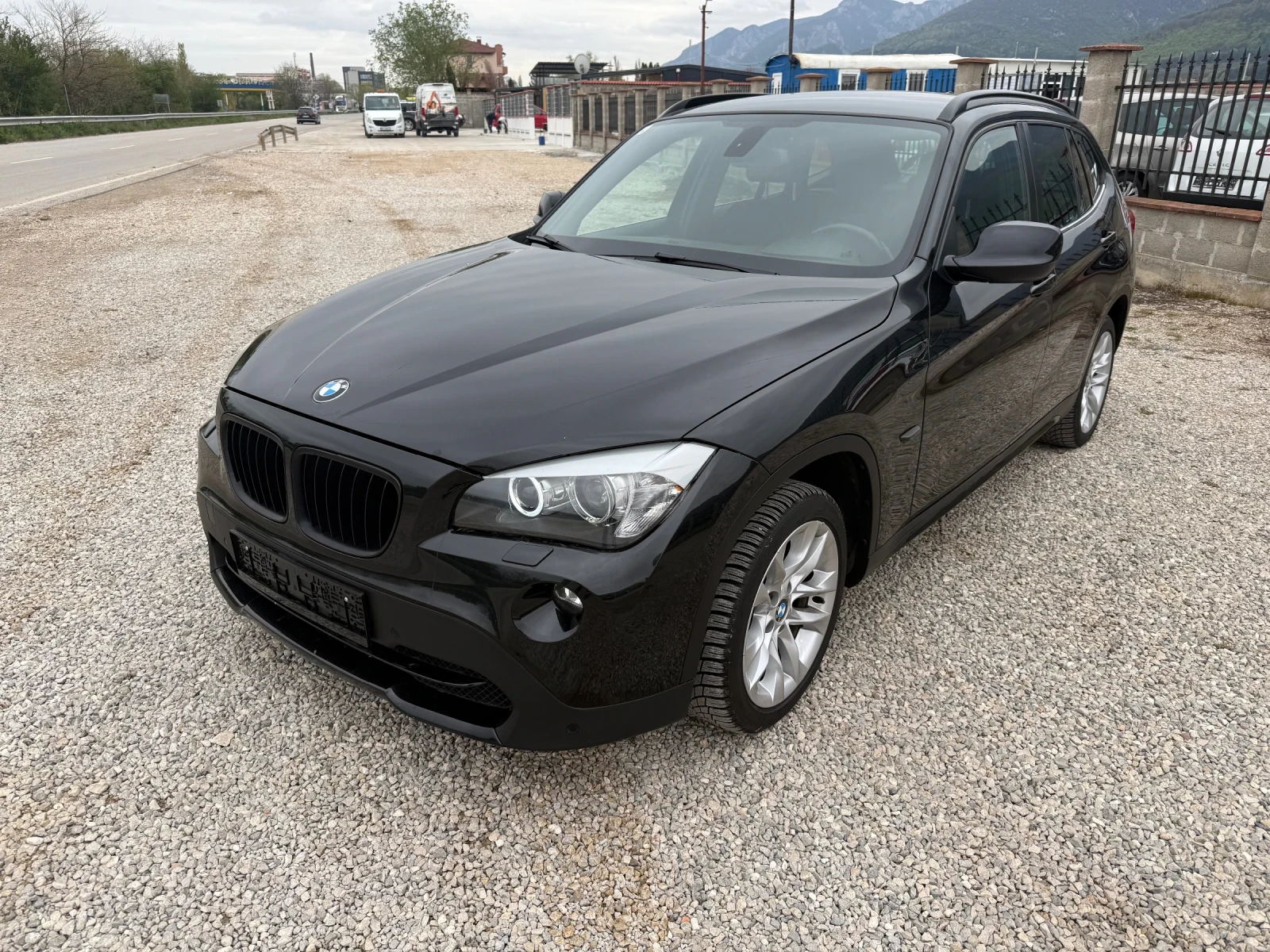 BMW X1 2.3 D АВТОМАТ - изображение 2